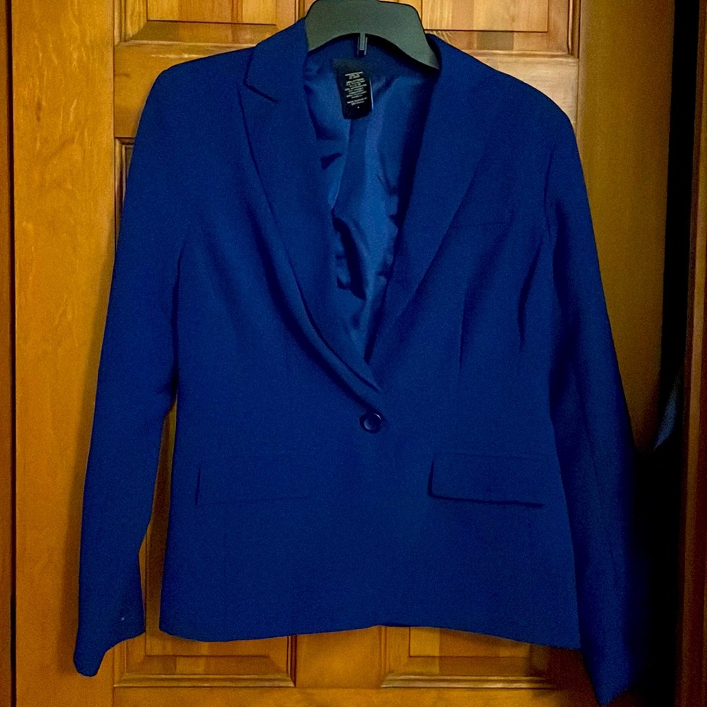 Women’s royal blue suit jacket